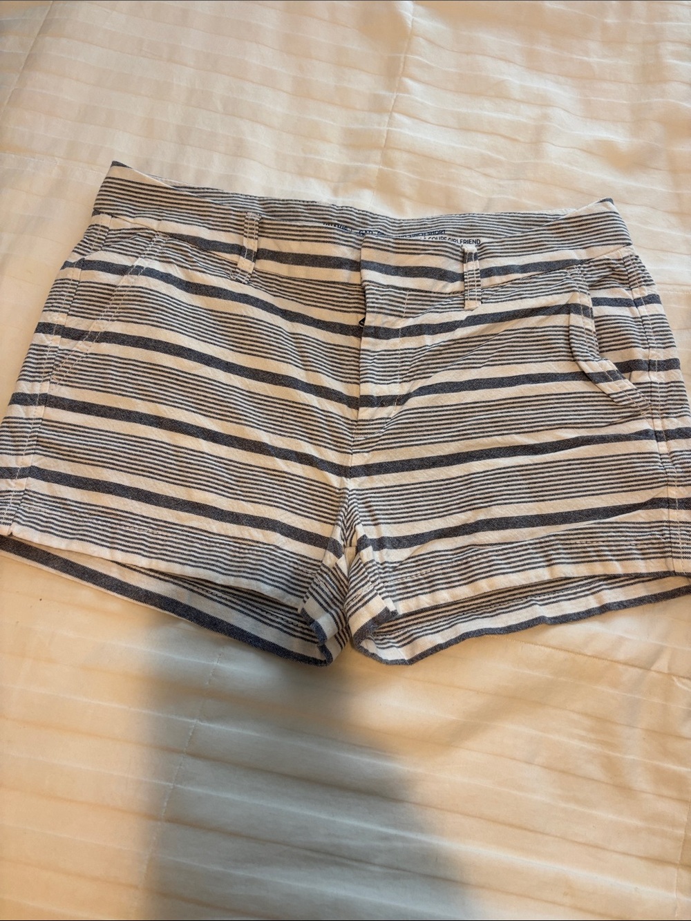 Gap Striped Navy and White Women's Stretch Cotton Shorts size 10